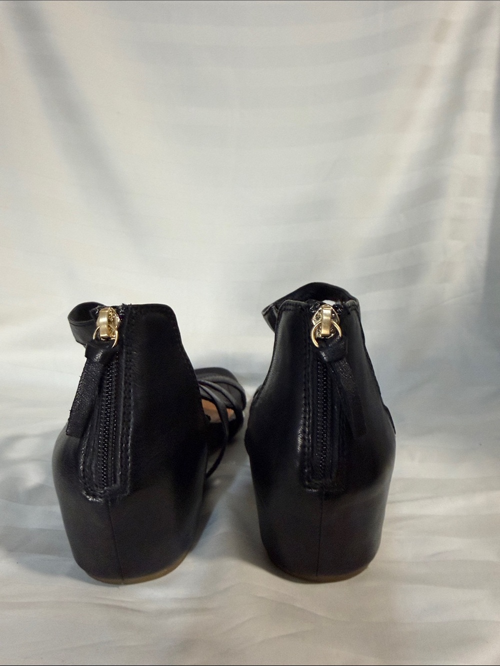 Söfft Black Leather Gladiator Wedge Sandals Gold Hardware - Size 10 - Picture 7 of 12